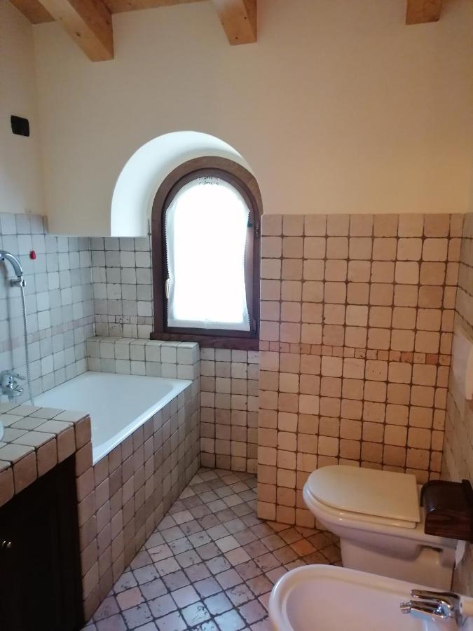 Villa Daniela Riva di Solto Eksteriør billede